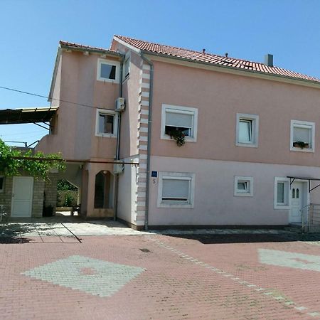 Apartments Saraden 보디체 외부 사진